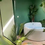 Evasion Exotique - Suite Selva - Jaccuzzi Privatif